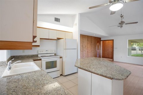 House in Sarasota, Florida 3 bedrooms, 157.47 sq.m. № 1759415 - photo 11