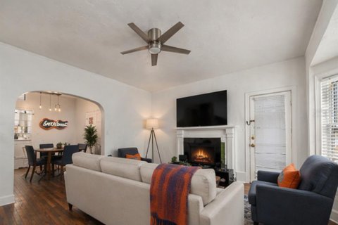 House in Gainesville, Florida 6 bedrooms, 239.59 sq.m. № 2123550 - photo 7
