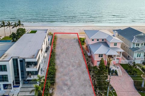Terreno en venta en Redington Beach, Florida № 1900754 - foto 1