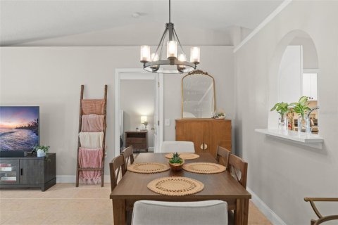 House in Winter Garden, Florida 3 bedrooms, 117.43 sq.m. № 1884853 - photo 15