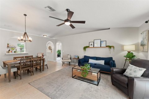 House in Winter Garden, Florida 3 bedrooms, 117.43 sq.m. № 1884853 - photo 13