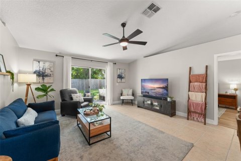 House in Winter Garden, Florida 3 bedrooms, 117.43 sq.m. № 1884853 - photo 7