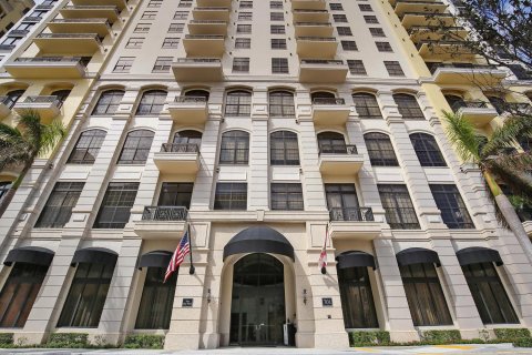 Condo in West Palm Beach, Florida, 2 bedrooms № 1163030 - photo 1