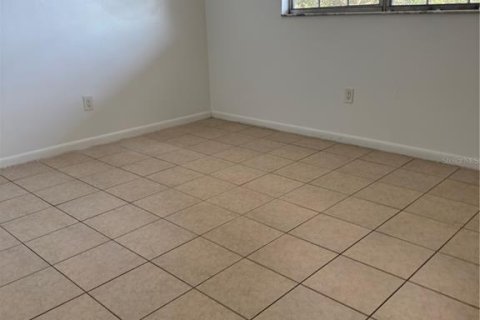 Commercial property in Saint Petersburg, Florida 1224.73 sq.m. № 1854268 - photo 15