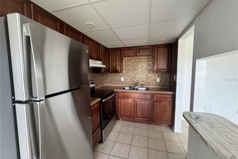 Commercial property in Saint Petersburg, Florida 1224.73 sq.m. № 1854268 - photo 16
