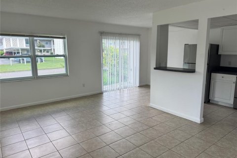 Propiedad comercial en venta en Saint Petersburg, Florida, 1224.73 m2 № 1854268 - foto 30