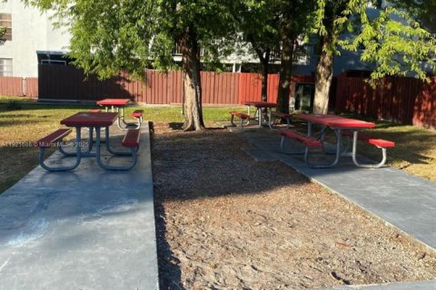 Copropriété à louer à Hialeah, Floride: 1 chambre, 61.32 m2 № 1975347 - photo 19