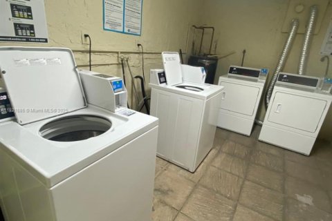 Copropriété à louer à Hialeah, Floride: 1 chambre, 61.32 m2 № 1975347 - photo 21