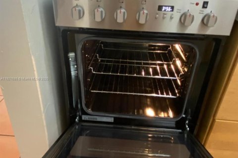 Copropriété à louer à Hialeah, Floride: 1 chambre, 61.32 m2 № 1975347 - photo 6