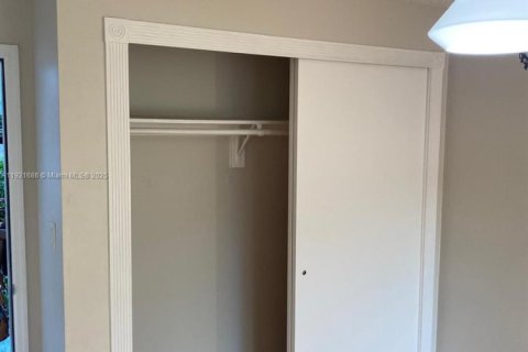 Copropriété à louer à Hialeah, Floride: 1 chambre, 61.32 m2 № 1975347 - photo 9