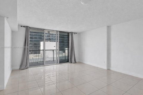 Copropriété à vendre à Miami, Floride: 47.19 m2 № 2088498 - photo 9