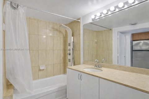 Copropriété à vendre à Miami, Floride: 47.19 m2 № 2088498 - photo 10