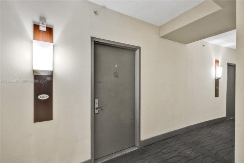 Copropriété à vendre à Miami, Floride: 47.19 m2 № 2088498 - photo 4