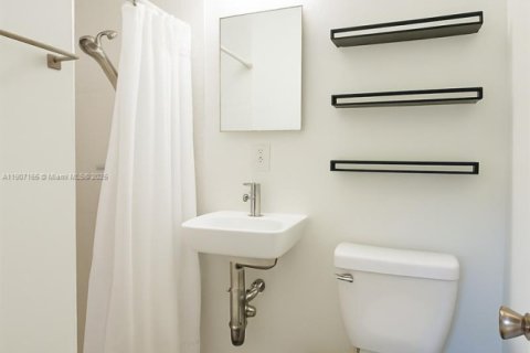 Villa ou maison à vendre à Hollywood, Floride: 3 chambres, 129.51 m2 № 1964244 - photo 17