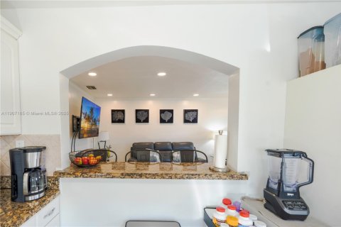 Villa ou maison à vendre à Hollywood, Floride: 3 chambres, 129.51 m2 № 1964244 - photo 8