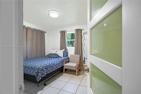 Villa ou maison à vendre à Hollywood, Floride: 3 chambres, 129.51 m2 № 1964244 - photo 16