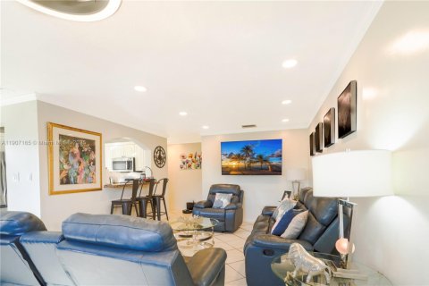 Villa ou maison à vendre à Hollywood, Floride: 3 chambres, 129.51 m2 № 1964244 - photo 3