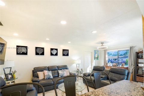 Villa ou maison à vendre à Hollywood, Floride: 3 chambres, 129.51 m2 № 1964244 - photo 7