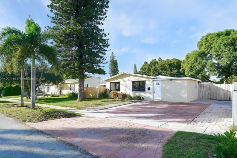 Villa ou maison à vendre à Hollywood, Floride: 3 chambres, 129.51 m2 № 1964244 - photo 1