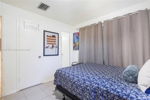 Villa ou maison à vendre à Hollywood, Floride: 3 chambres, 129.51 m2 № 1964244 - photo 18