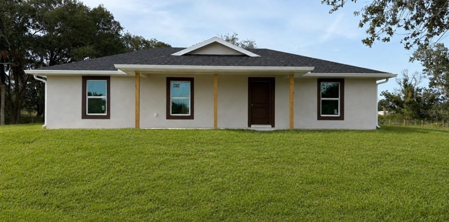 House in Okeechobee, Florida 3 bedrooms, 132.01 sq.m. № 2202263