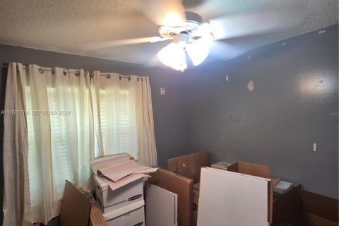 Casa en venta en Southwest Ranches, Florida, 3 dormitorios, 127.28 m2 № 1986001 - foto 28