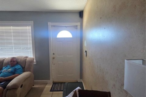 Casa en venta en Southwest Ranches, Florida, 3 dormitorios, 127.28 m2 № 1986001 - foto 16