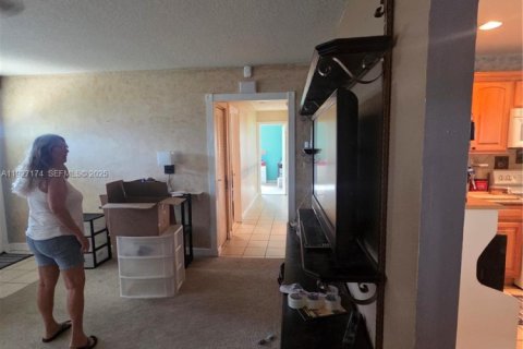 Casa en venta en Southwest Ranches, Florida, 3 dormitorios, 127.28 m2 № 1986001 - foto 15