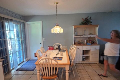 Casa en venta en Southwest Ranches, Florida, 3 dormitorios, 127.28 m2 № 1986001 - foto 14