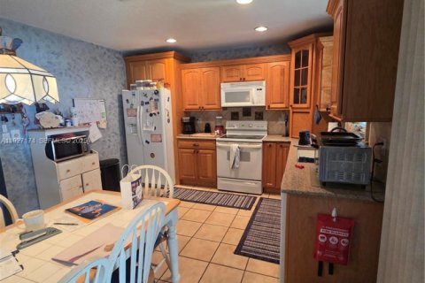 Casa en venta en Southwest Ranches, Florida, 3 dormitorios, 127.28 m2 № 1986001 - foto 13