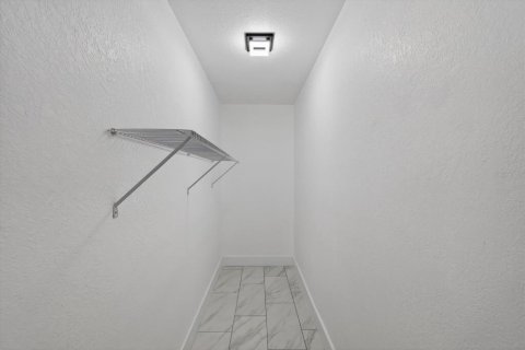 Купить виллу или дом в Тампа, Флорида 3 комнаты, 92.9м2, № 2129553 - фото 19