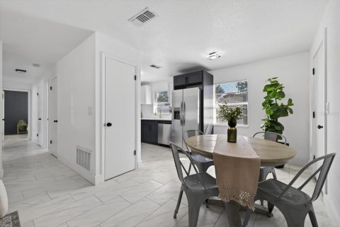 Купить виллу или дом в Тампа, Флорида 3 комнаты, 92.9м2, № 2129553 - фото 8