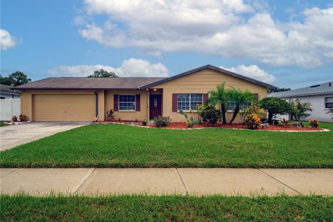Casa en alquiler en Tampa, Florida, 4 dormitorios, 177.35 m2 № 1919809 - foto 1