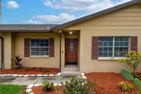 Casa en alquiler en Tampa, Florida, 4 dormitorios, 177.35 m2 № 1919809 - foto 2