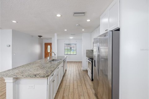 Casa en alquiler en Tampa, Florida, 4 dormitorios, 177.35 m2 № 1919809 - foto 4