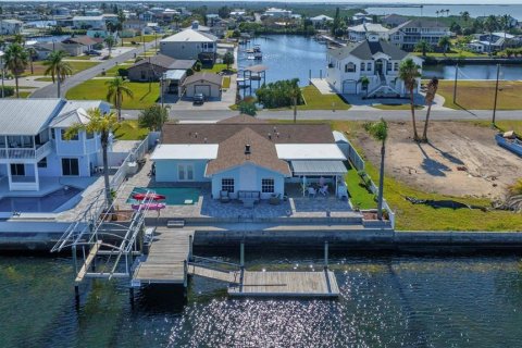 Casa en alquiler en Hernando Beach, Florida, 5 dormitorios, 184.23 m2 № 1521622 - foto 2