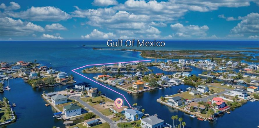 Casa en Hernando Beach, Florida 5 dormitorios, 184.23 m2 № 1521622