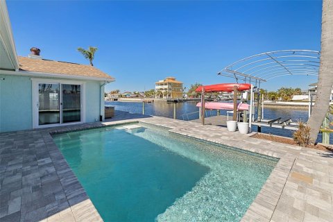 Casa en alquiler en Hernando Beach, Florida, 5 dormitorios, 184.23 m2 № 1521622 - foto 4