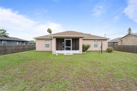 Villa ou maison à vendre à Palm Bay, Floride: 3 chambres, 151.99 m2 № 1810302 - photo 4
