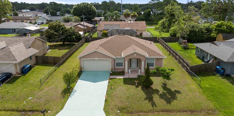 Villa ou maison à Palm Bay, Floride 3 chambres, 151.99 m2 № 1810302
