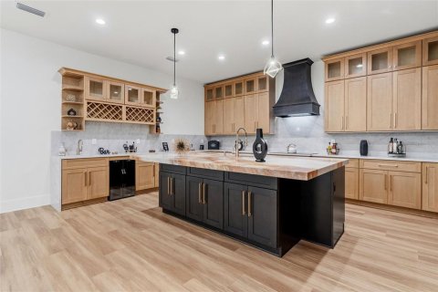 Villa ou maison à vendre à Tampa, Floride: 4 chambres, 280.75 m2 № 2302809 - photo 16
