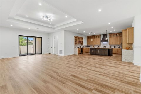 Villa ou maison à vendre à Tampa, Floride: 4 chambres, 280.75 m2 № 2302809 - photo 6