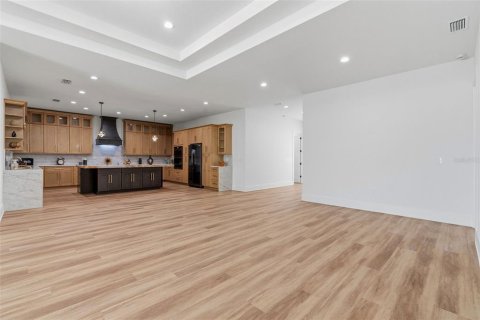 Villa ou maison à vendre à Tampa, Floride: 4 chambres, 280.75 m2 № 2302809 - photo 9