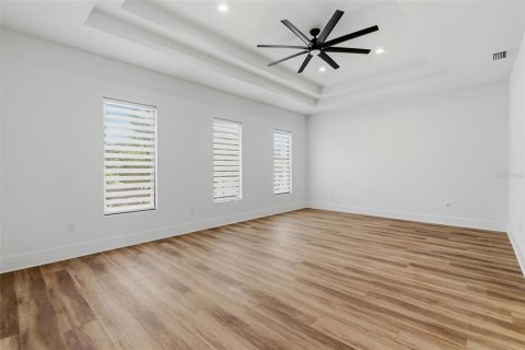 Villa ou maison à vendre à Tampa, Floride: 4 chambres, 280.75 m2 № 2302809 - photo 22
