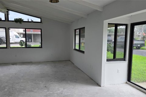 Купить виллу или дом в Венеция, Флорида 5 комнат, 95.5м2, № 1913236 - фото 9