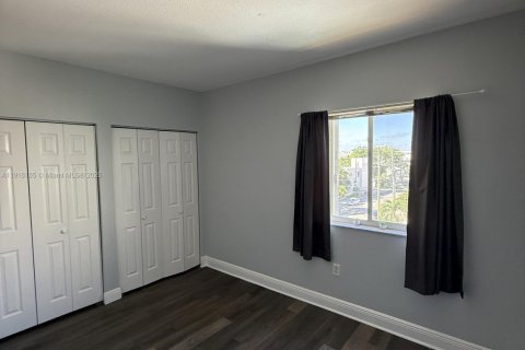 Condominio en venta en Miami, Florida, 2 dormitorios, 65.03 m2 № 1970823 - foto 10