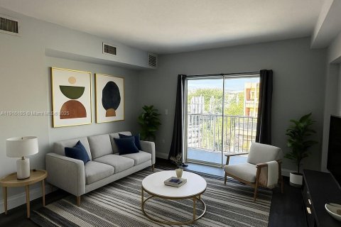 Condominio en venta en Miami, Florida, 2 dormitorios, 65.03 m2 № 1970823 - foto 4