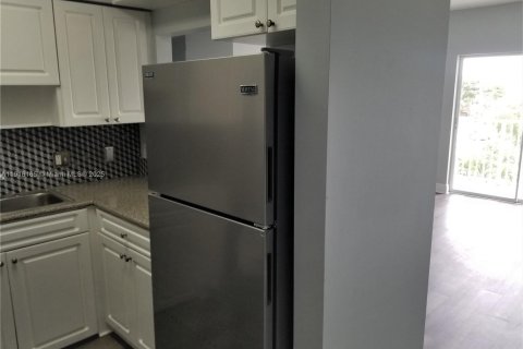 Condominio en venta en Miami, Florida, 2 dormitorios, 65.03 m2 № 1970823 - foto 9