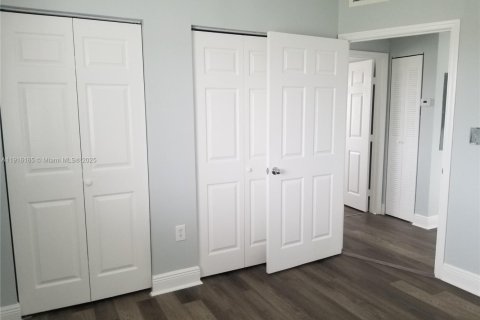 Condominio en venta en Miami, Florida, 2 dormitorios, 65.03 m2 № 1970823 - foto 16