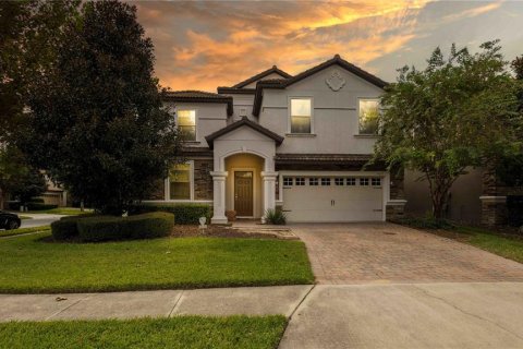 House in Davenport, Florida 9 bedrooms, 363.15 sq.m. № 1911257 - photo 1